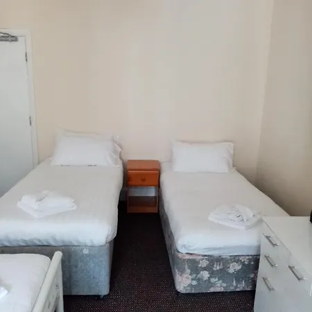 Black Lion Hotel 3*