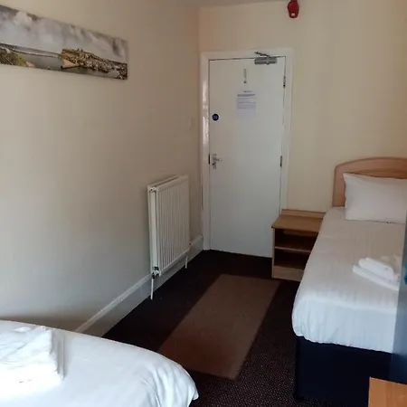 Black Lion Hotel 3*