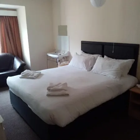 Hotel Black Lion 3*